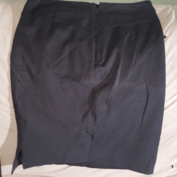 DS Size 12 Grey Pinstripes Dress Skirt - Picture 2 of 6